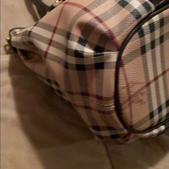 ❄️Burberry Purse❄️ - Picture 4 of 8